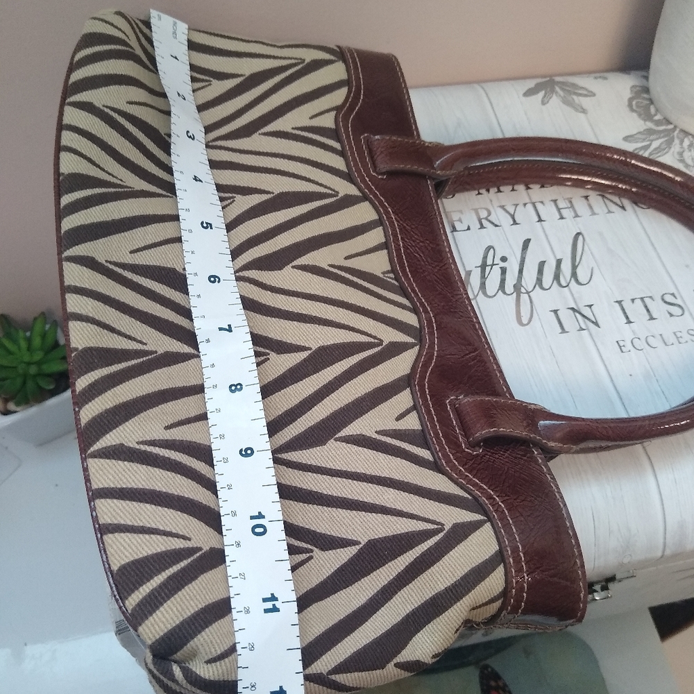 🌿 3/$15🌿EUC⚡Liz Claiborne small shoulder bag - Picture 14 of 14